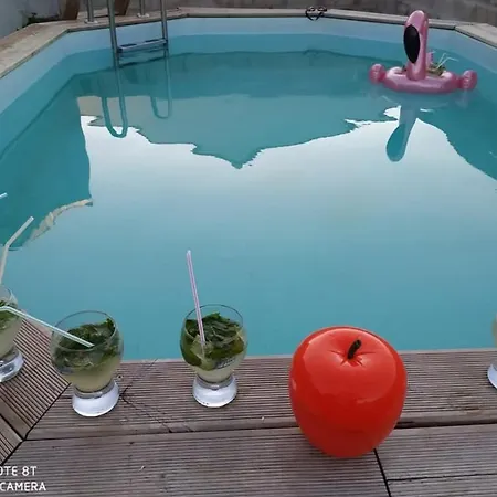 Atypique Climatisée Avec Piscine Chauffée Villa
